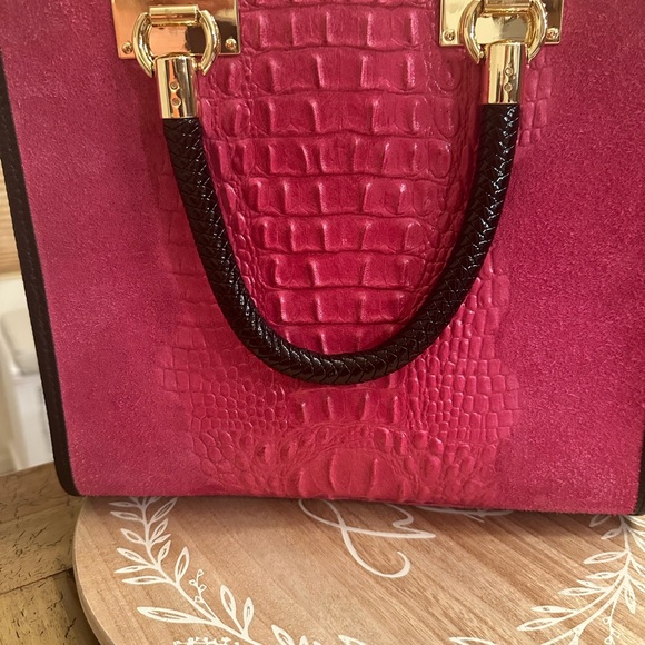 Italian Leather/Suede Crocodile Skin Style Tote, Florence, Italy - Picture 3 of 6